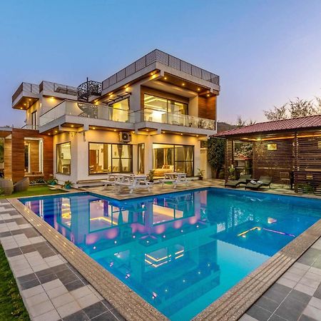 Stayvista'S Bella Dream - Mountain-View With Outdoor Pool, Lawn Featuring A Gazebo & Indoor Games Udaipur Eksteriør billede