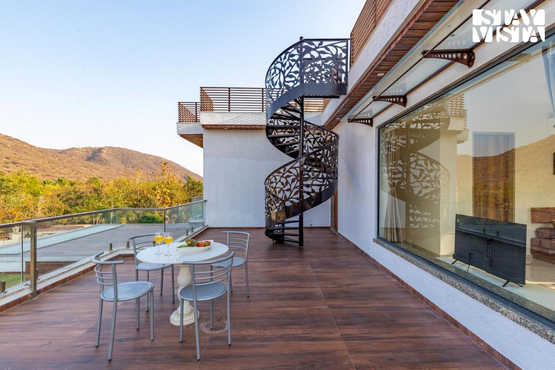 Stayvista'S Bella Dream - Mountain-View With Outdoor Pool, Lawn Featuring A Gazebo & Indoor Games Udaipur Eksteriør billede