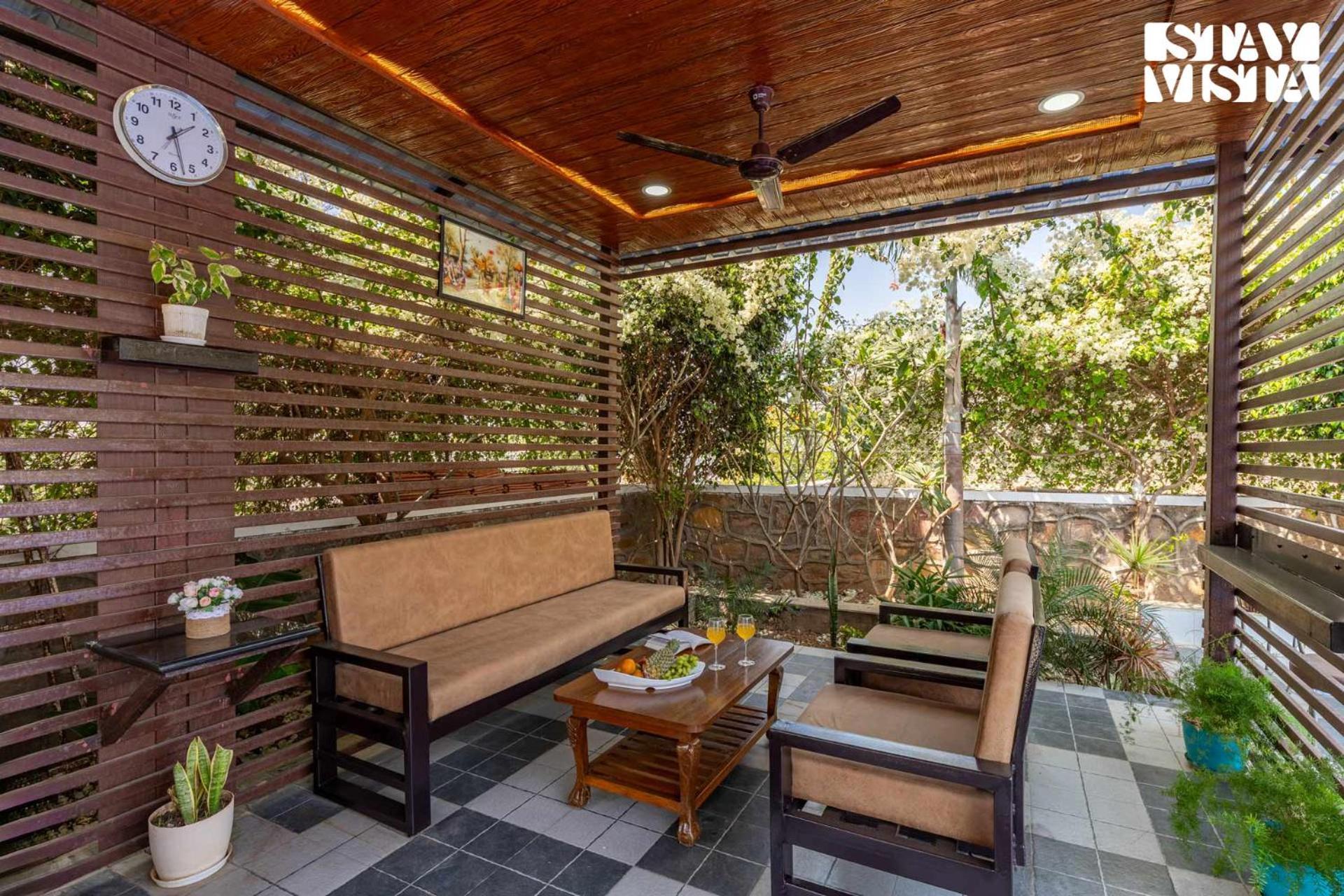 Stayvista'S Bella Dream - Mountain-View With Outdoor Pool, Lawn Featuring A Gazebo & Indoor Games Udaipur Eksteriør billede