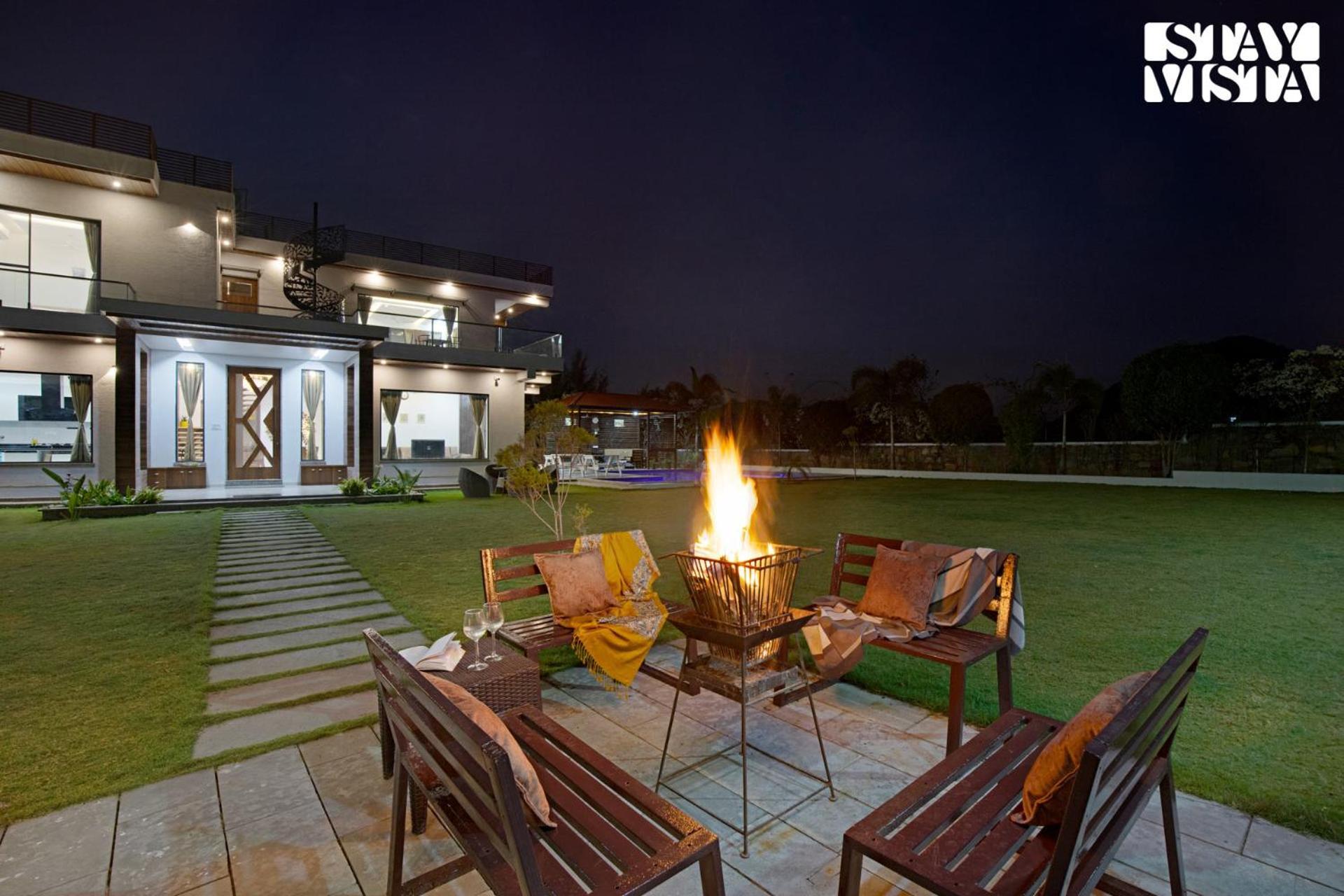 Stayvista'S Bella Dream - Mountain-View With Outdoor Pool, Lawn Featuring A Gazebo & Indoor Games Udaipur Eksteriør billede
