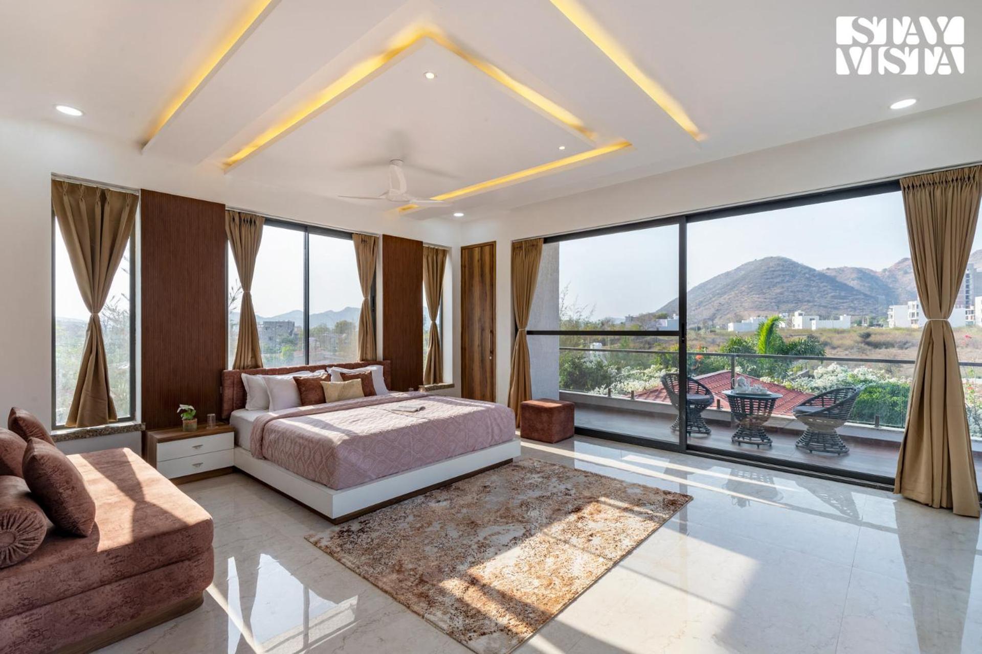 Stayvista'S Bella Dream - Mountain-View With Outdoor Pool, Lawn Featuring A Gazebo & Indoor Games Udaipur Eksteriør billede