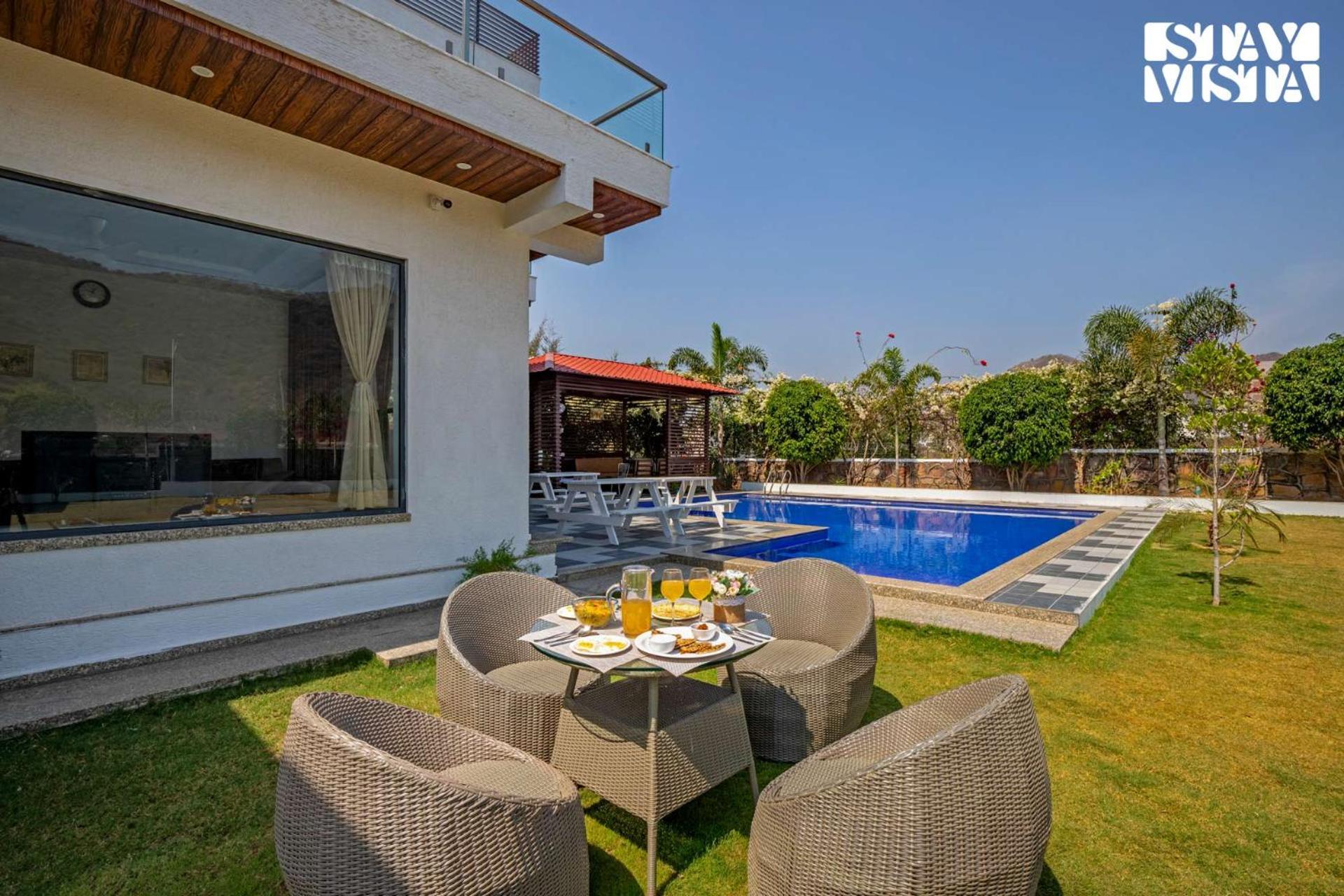 Stayvista'S Bella Dream - Mountain-View With Outdoor Pool, Lawn Featuring A Gazebo & Indoor Games Udaipur Eksteriør billede