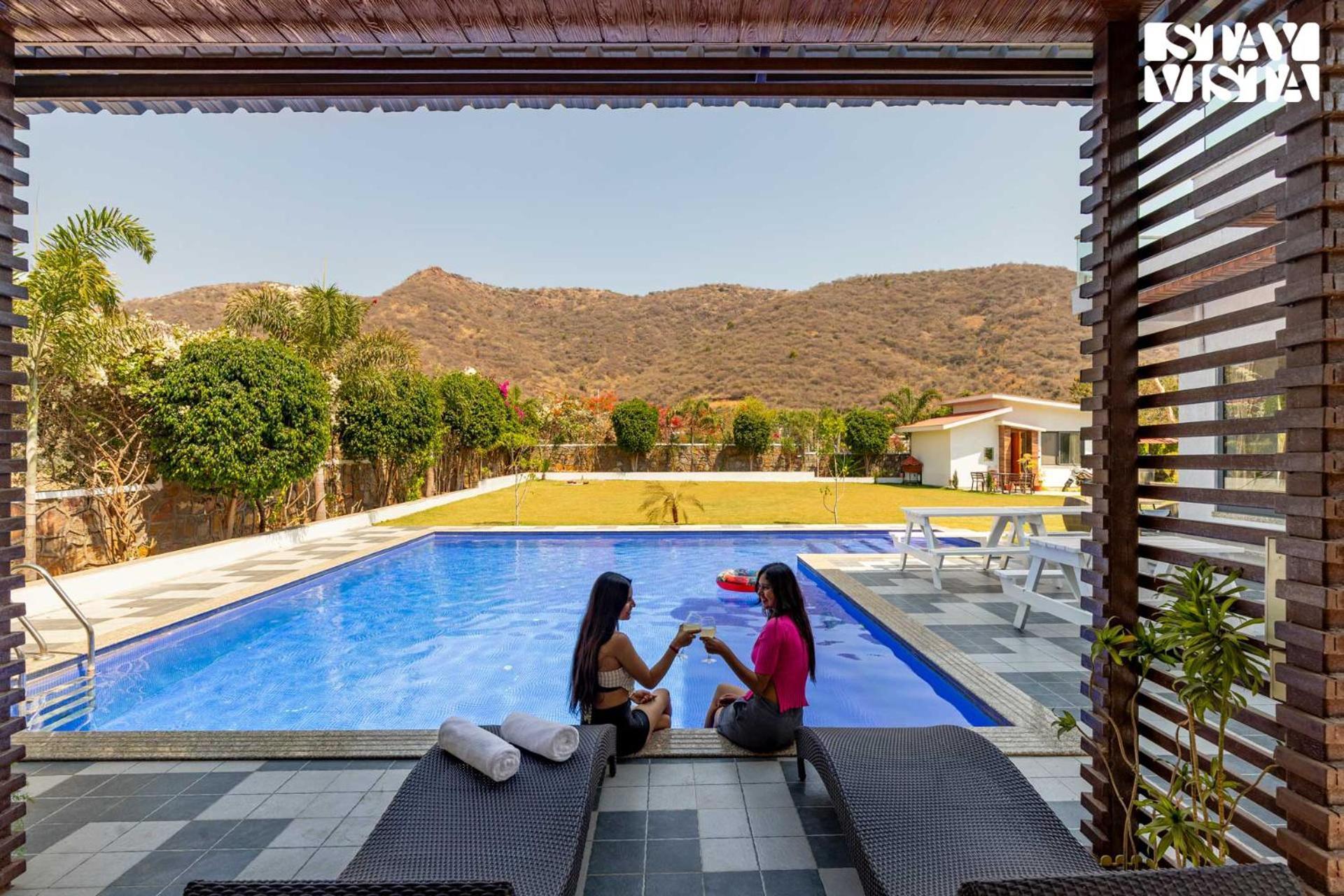 Stayvista'S Bella Dream - Mountain-View With Outdoor Pool, Lawn Featuring A Gazebo & Indoor Games Udaipur Eksteriør billede